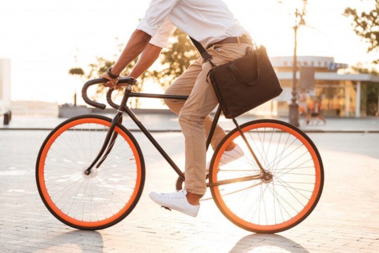 Op de fiets naar je werk? De voordelen én de nadelen op een rij